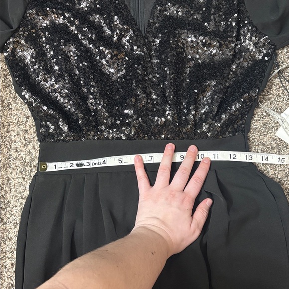 NWT Lini Gorgeous Black Sequined Long Sleeve Jumpsuit Size S - Picture 14 of 15